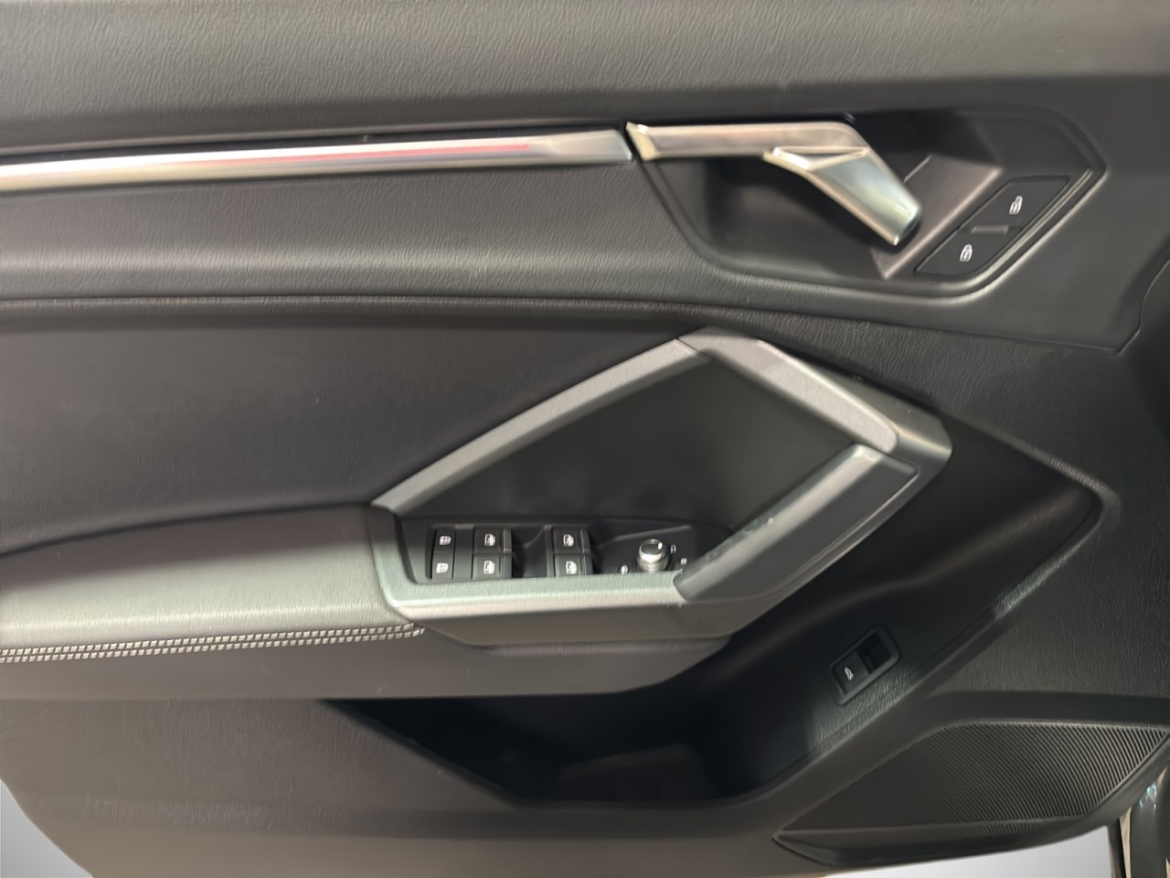 2023 Audi Q3 - Image 9