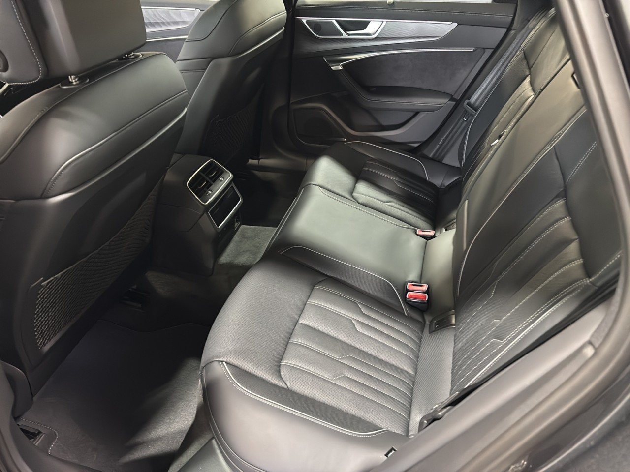 2025 Audi A6 - Image 8