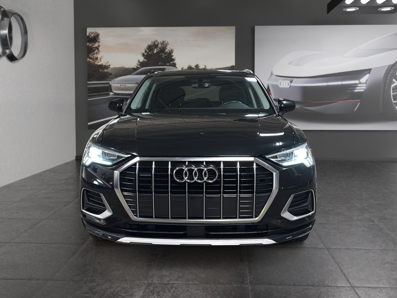 2022 Audi Q3 - Image 2