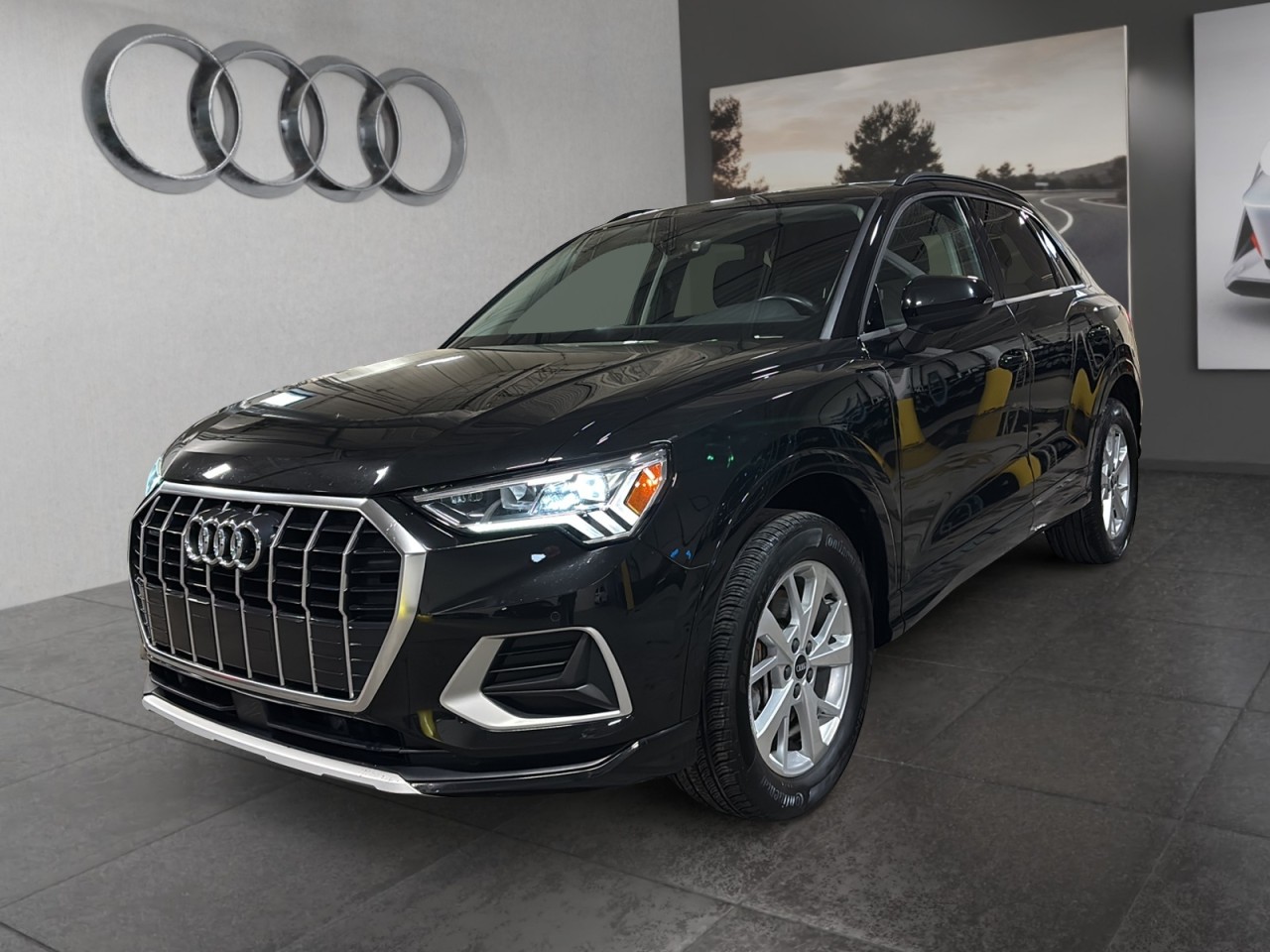 2022 Audi Q3 - Image 3