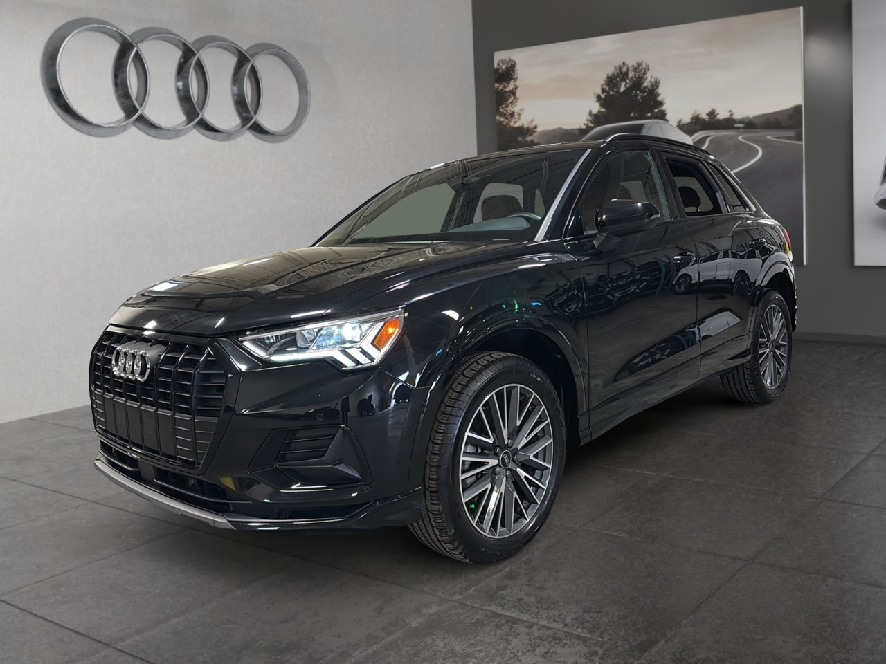 2023 Audi Q3 - Image 3