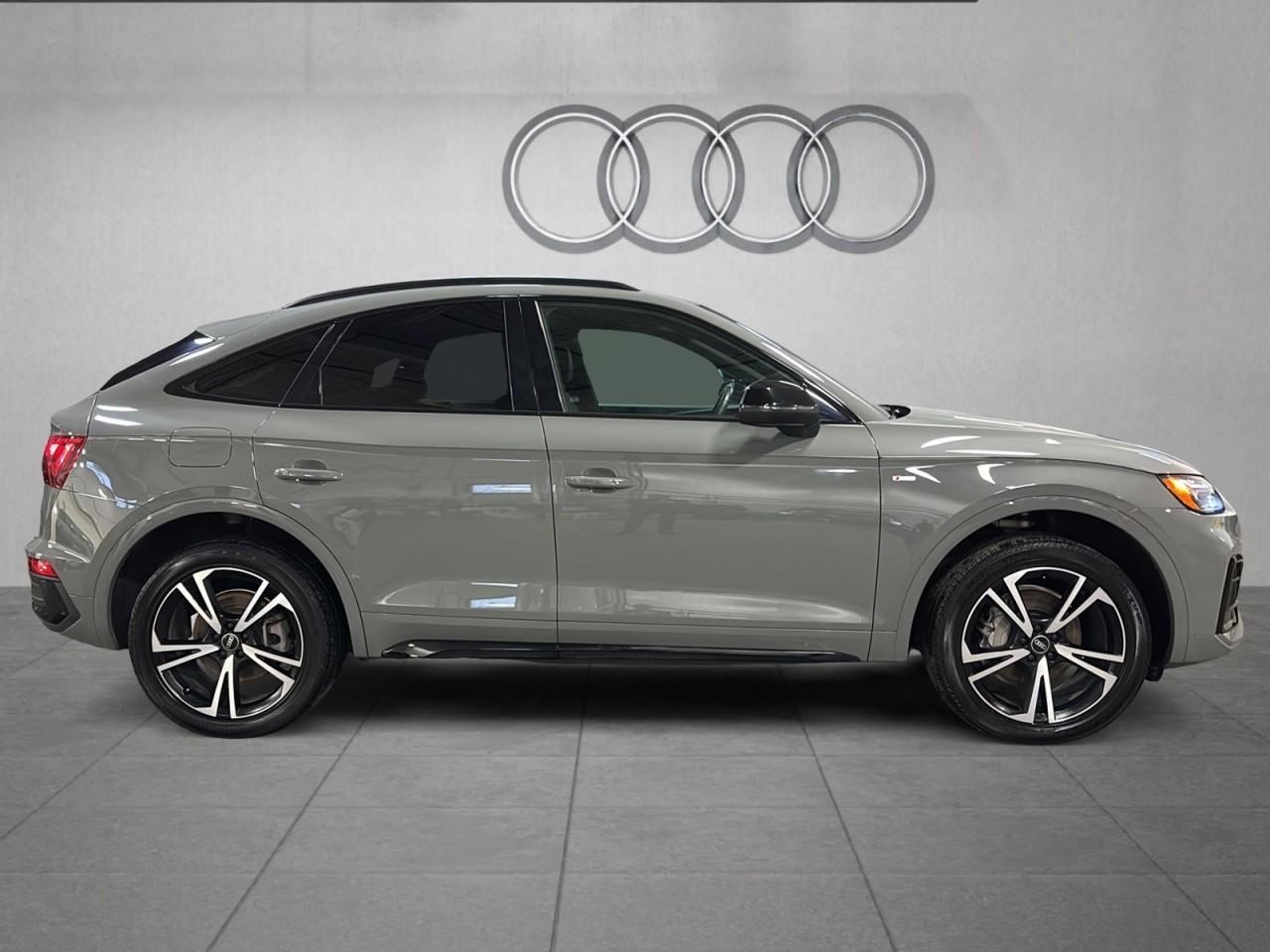 2022 Audi Q5 - Image 4