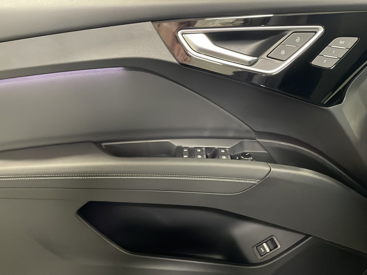 2023 Audi Q4 e-tron - Image 10