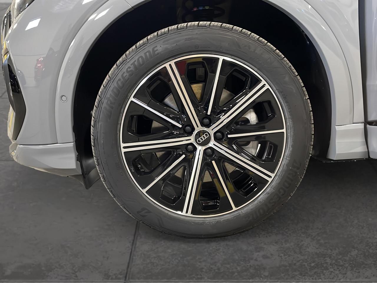 2023 Audi Q4 e-tron - Image 11