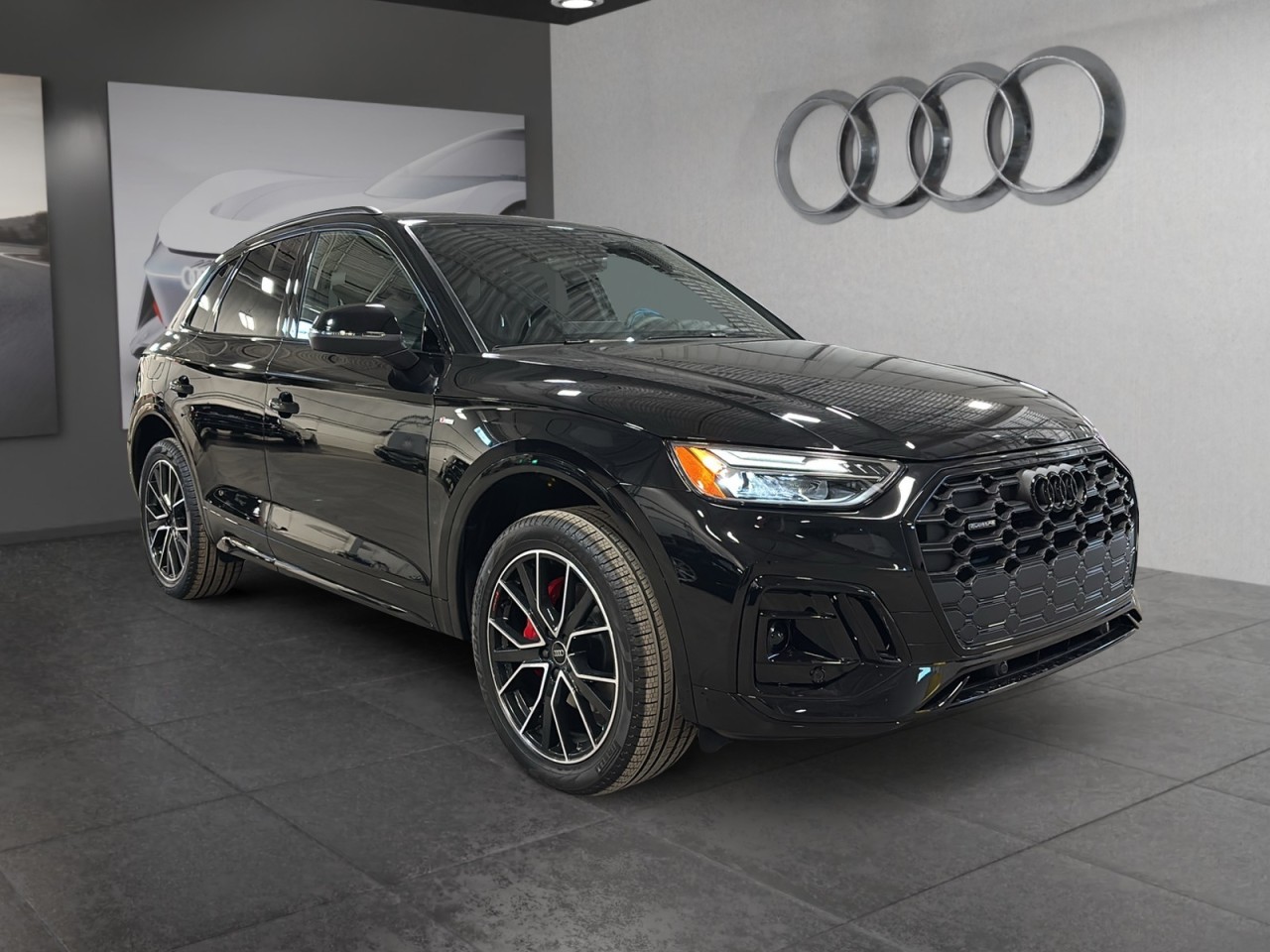 2025 Audi Q5 - Image 2