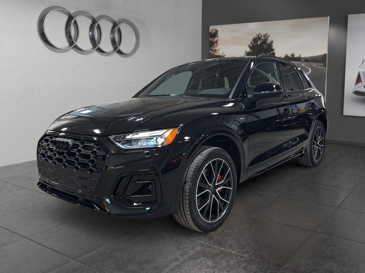 2025 Audi Q5 - Image 3