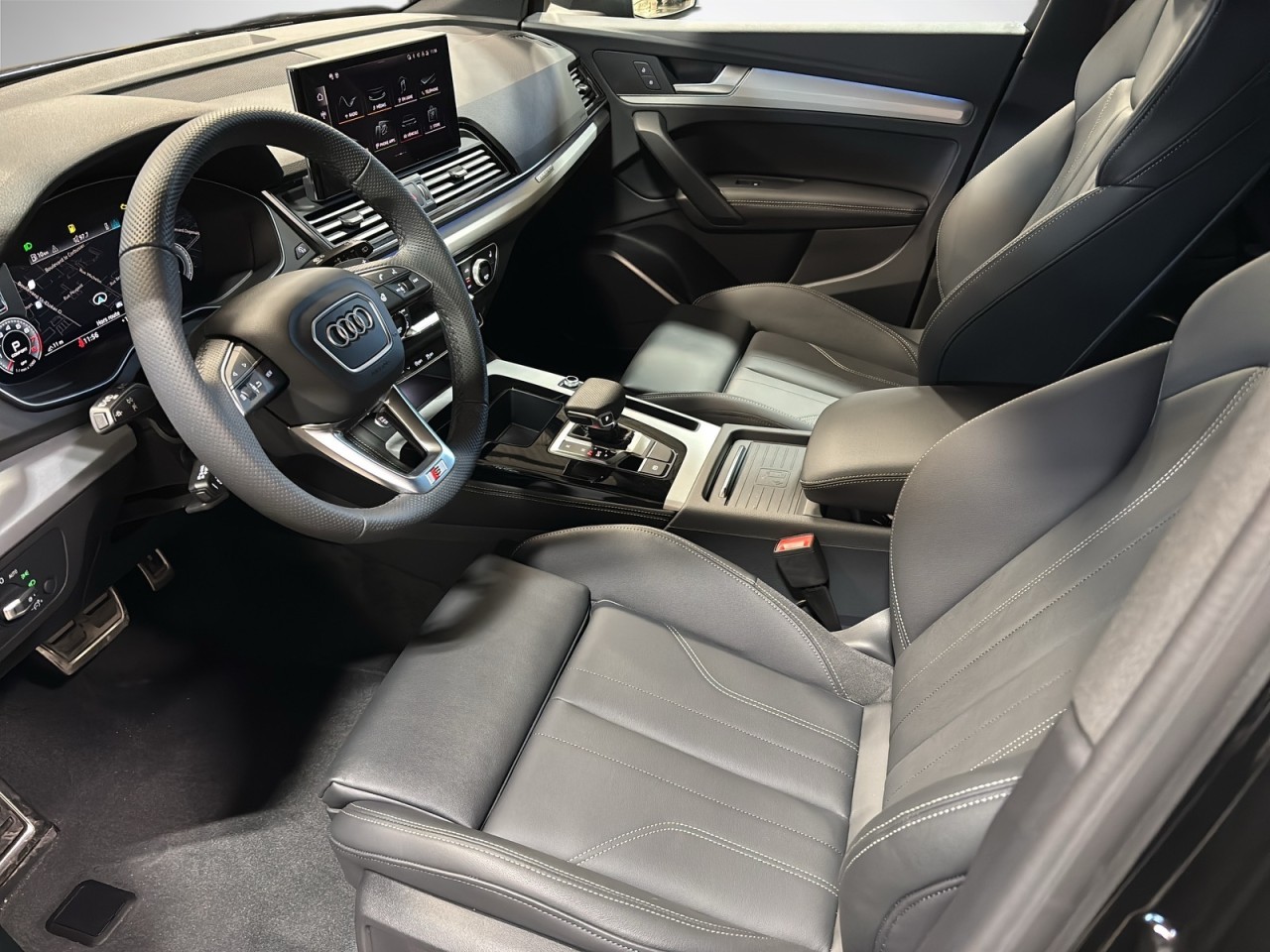 2025 Audi Q5 - Image 8