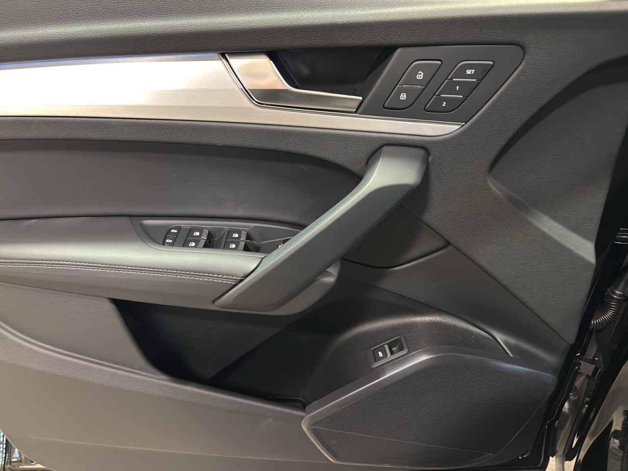 2025 Audi Q5 - Image 9