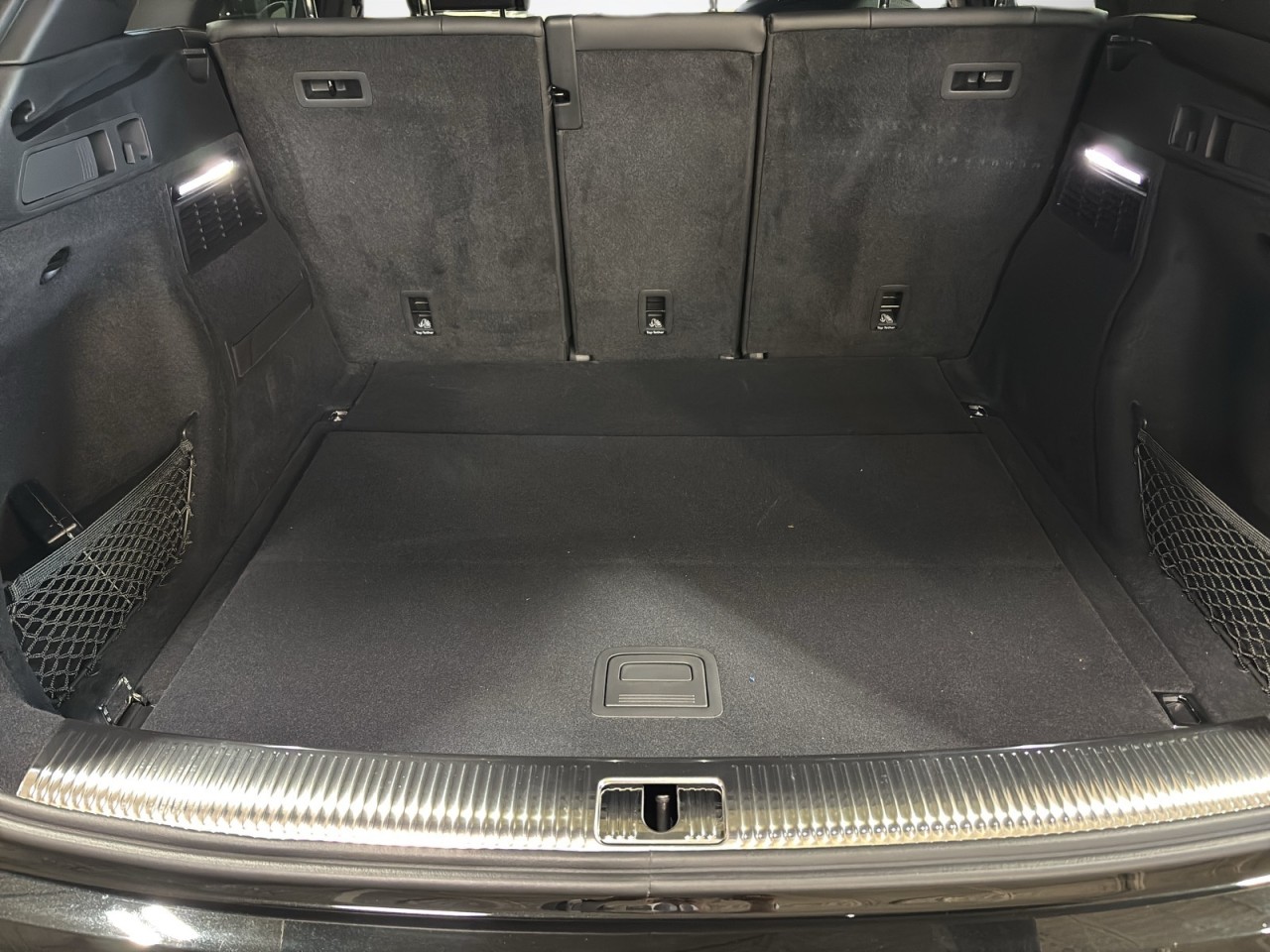 2025 Audi Q5 - Image 10