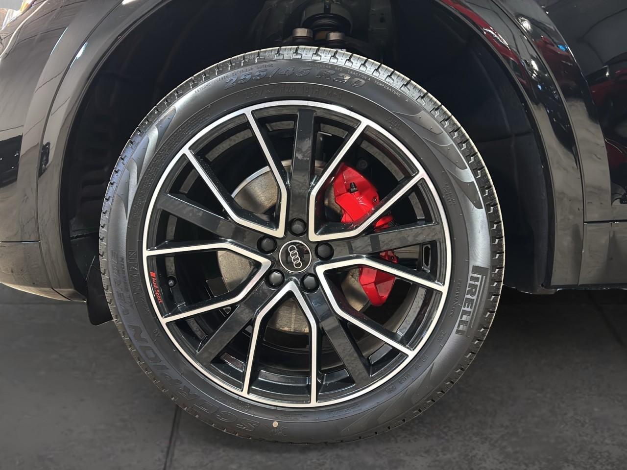 2025 Audi Q5 - Image 11