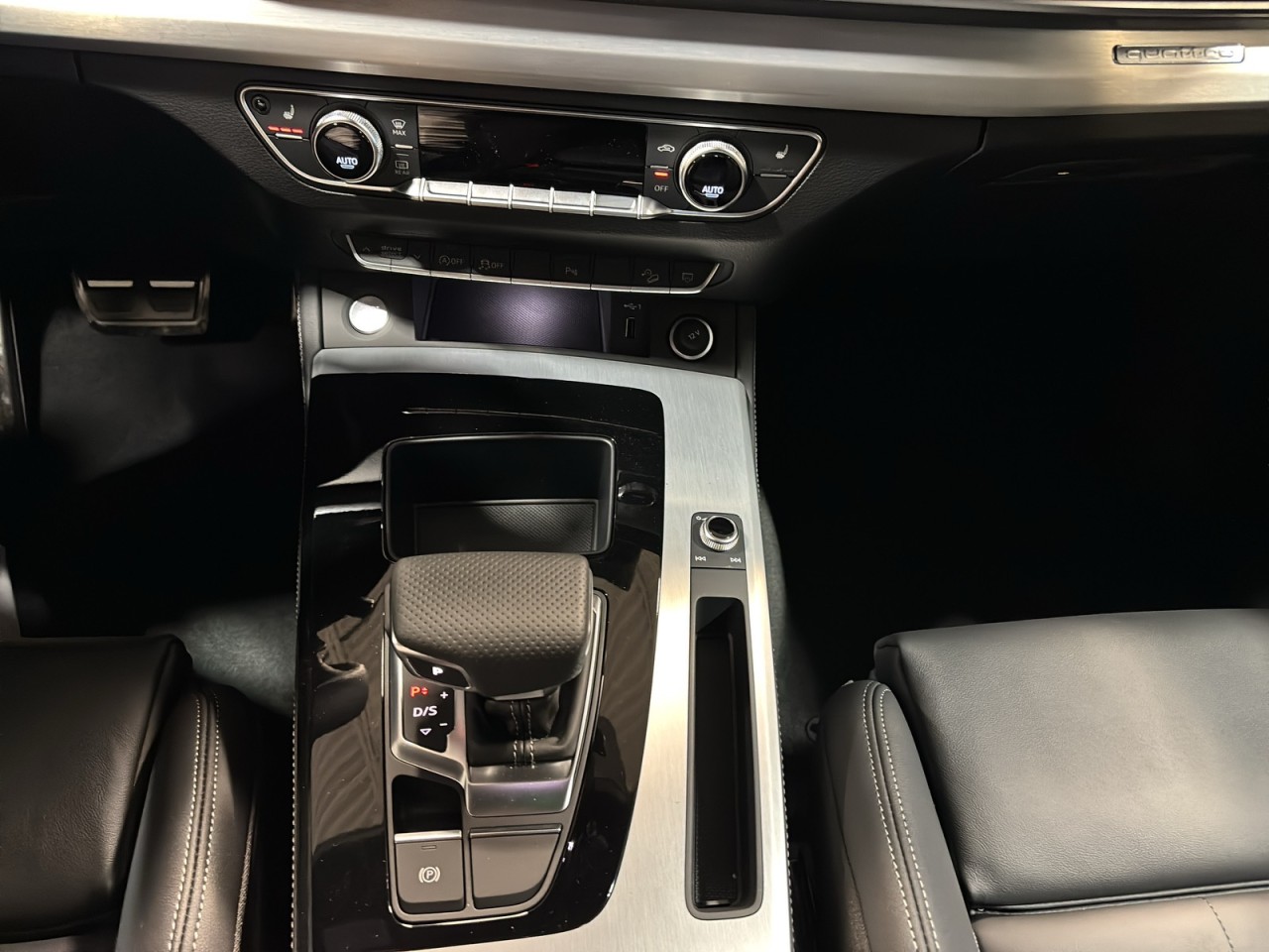 2025 Audi Q5 - Image 15