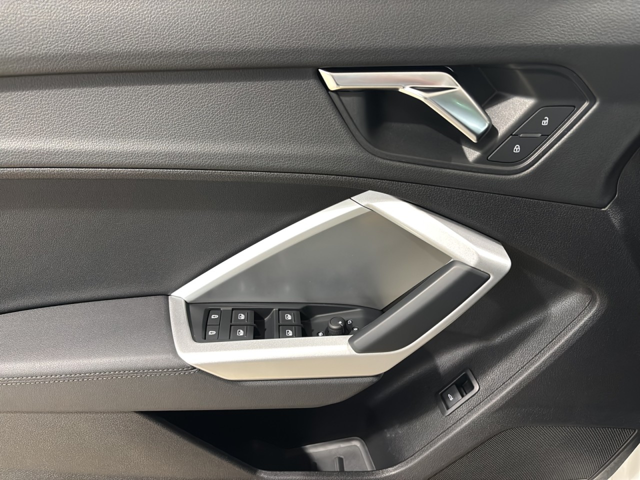 2022 Audi Q3 - Image 9