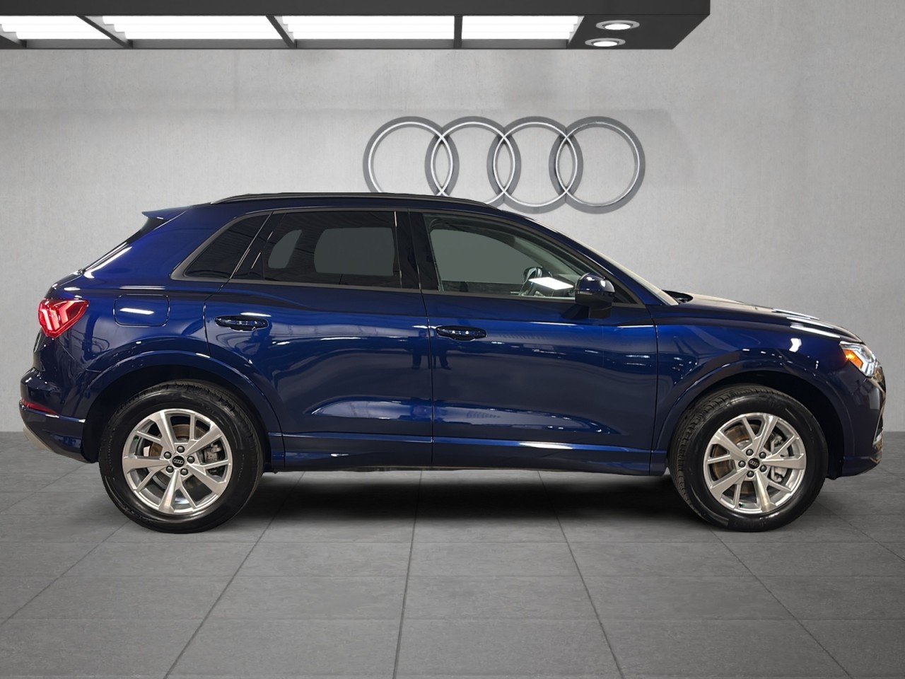 2023 Audi Q3 - Image 4