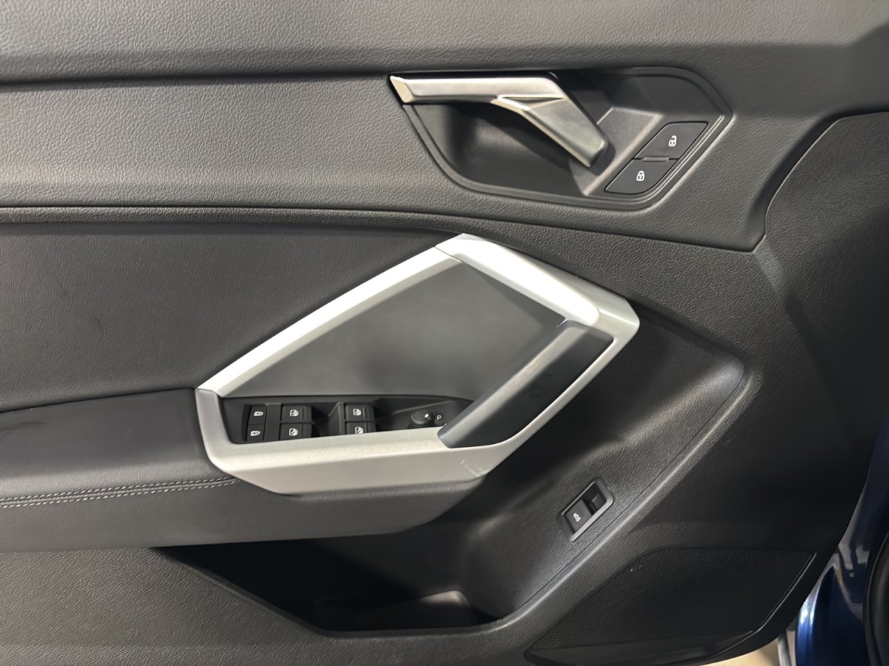 2023 Audi Q3 - Image 9