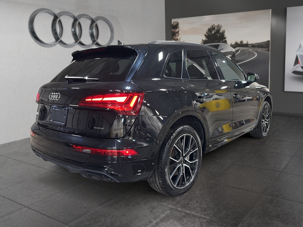 2023 Audi Q5 - Image 5