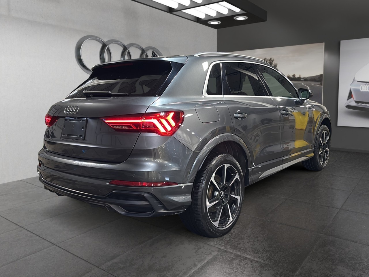 2022 Audi Q3 - Image 6