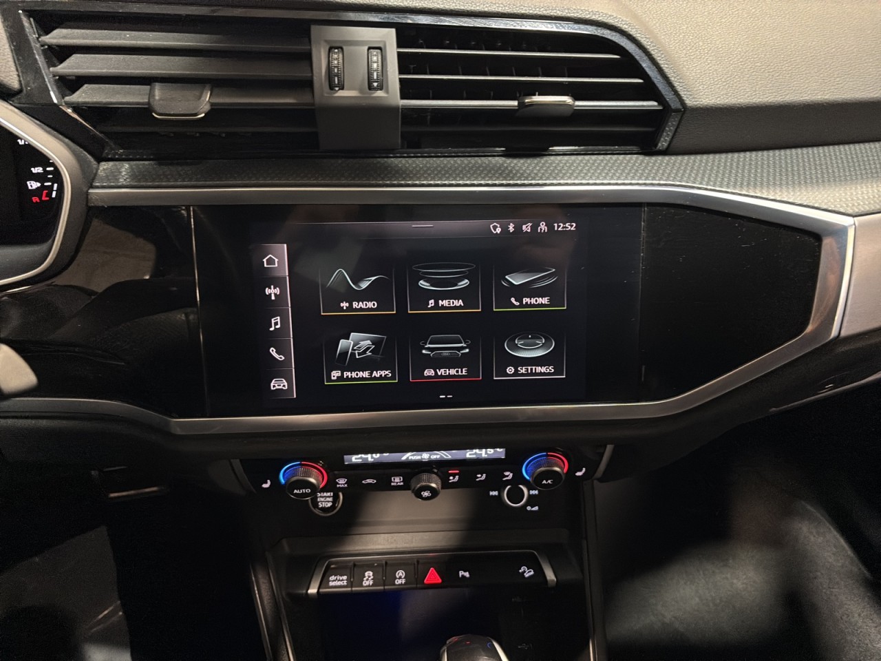 2022 Audi Q3 - Image 15