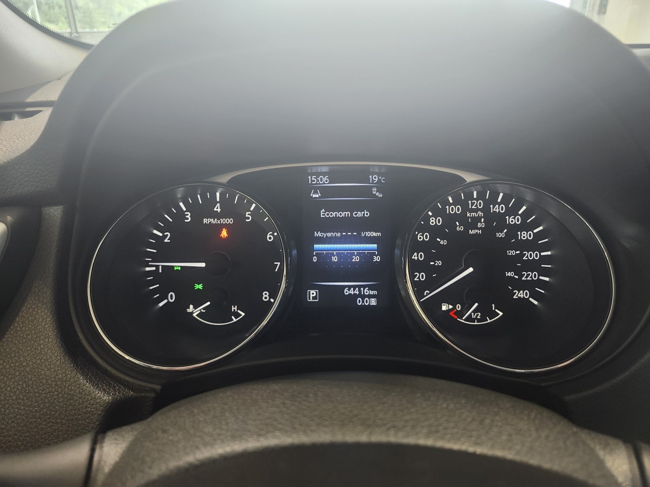 2014 Nissan Rogue - Image 18