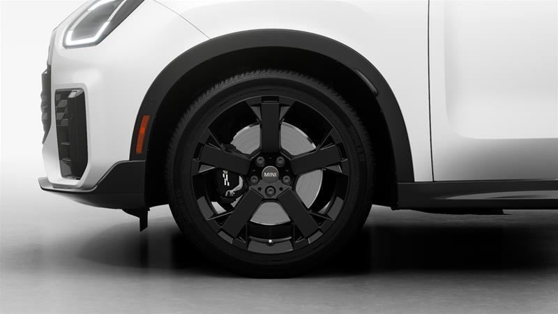 2025 MINI Countryman - Image 13