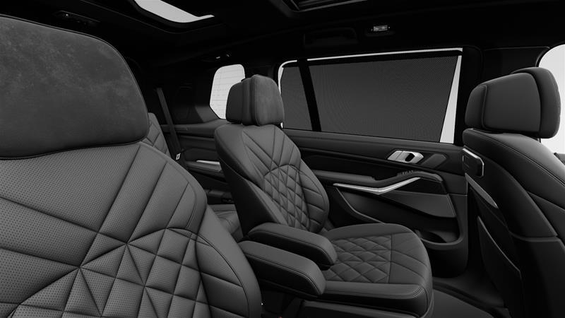 2026 BMW X7 - Image 12