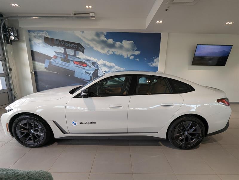 2025 BMW i4 - Image 4