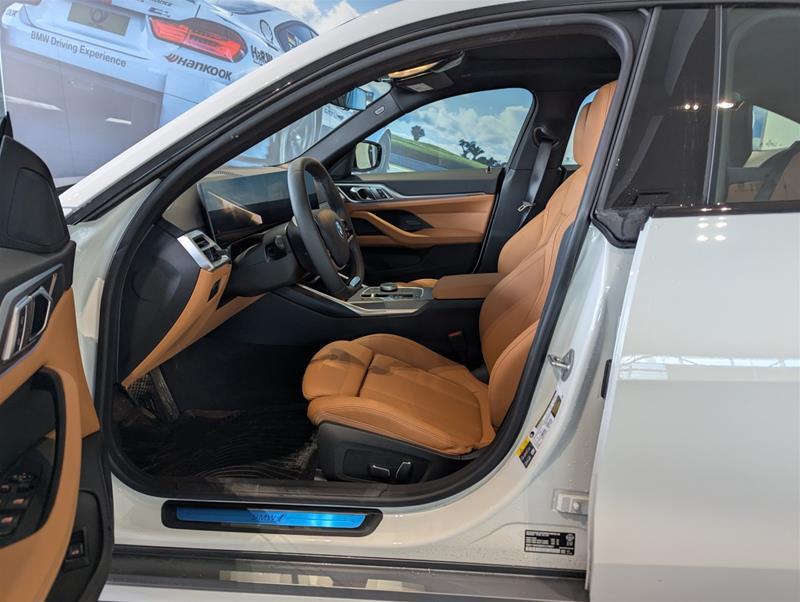 2025 BMW i4 - Image 14