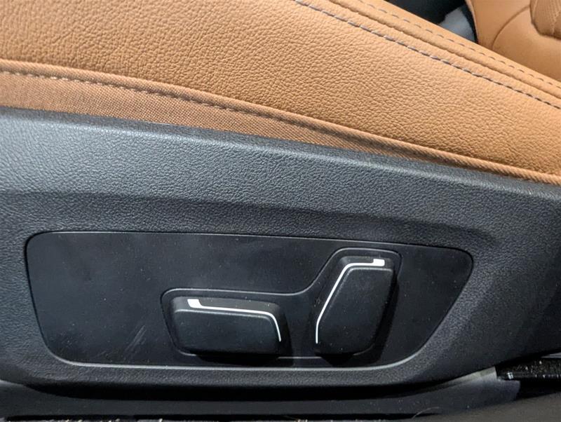 2025 BMW i4 - Image 15