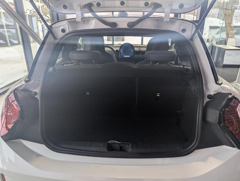 2025 MINI 3 Door - Image 6