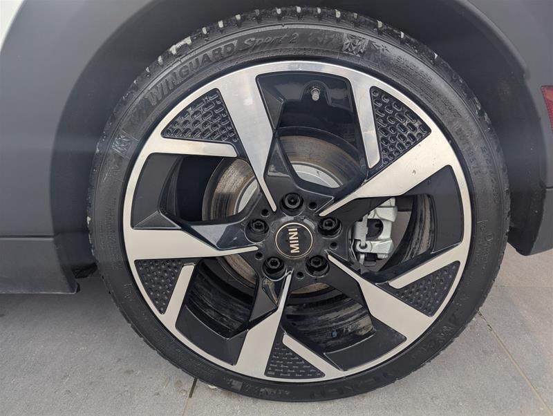 2025 MINI 3 Door - Image 7