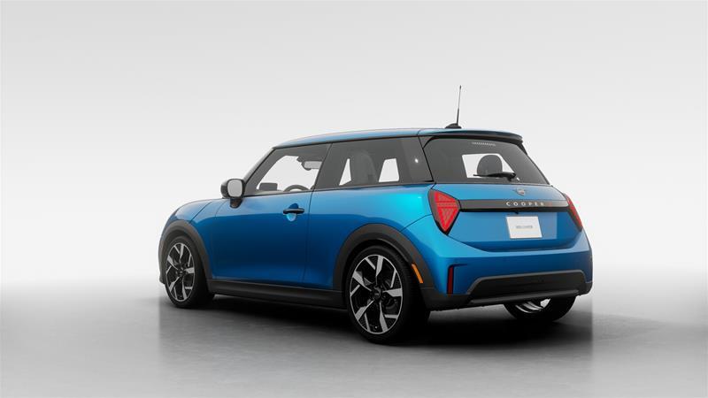 2025 MINI 3 Door - Image 11