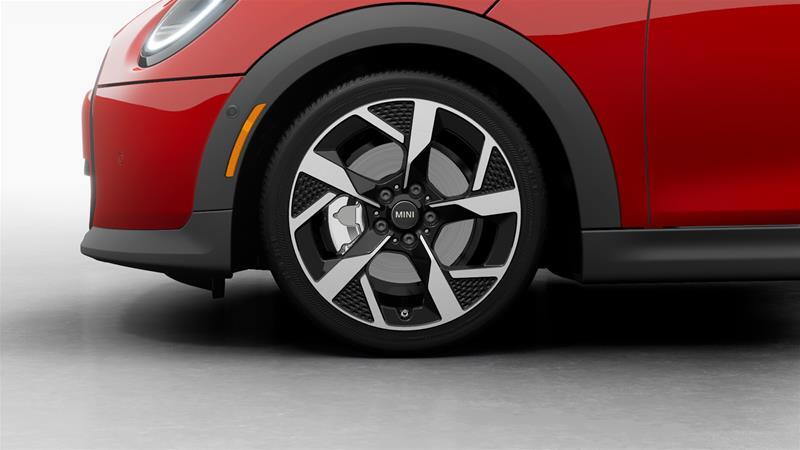 2025 MINI 3 Door - Image 6