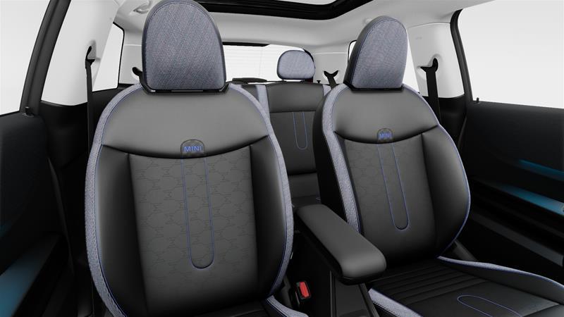 2025 MINI 3 Door - Image 12