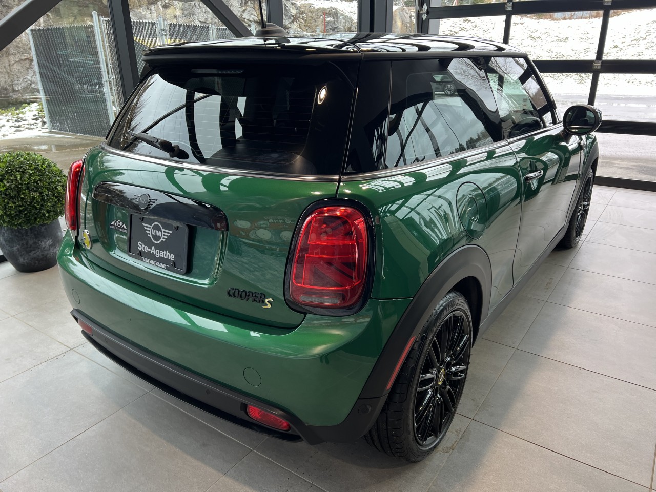 2023 Mini Cooper - Image 9