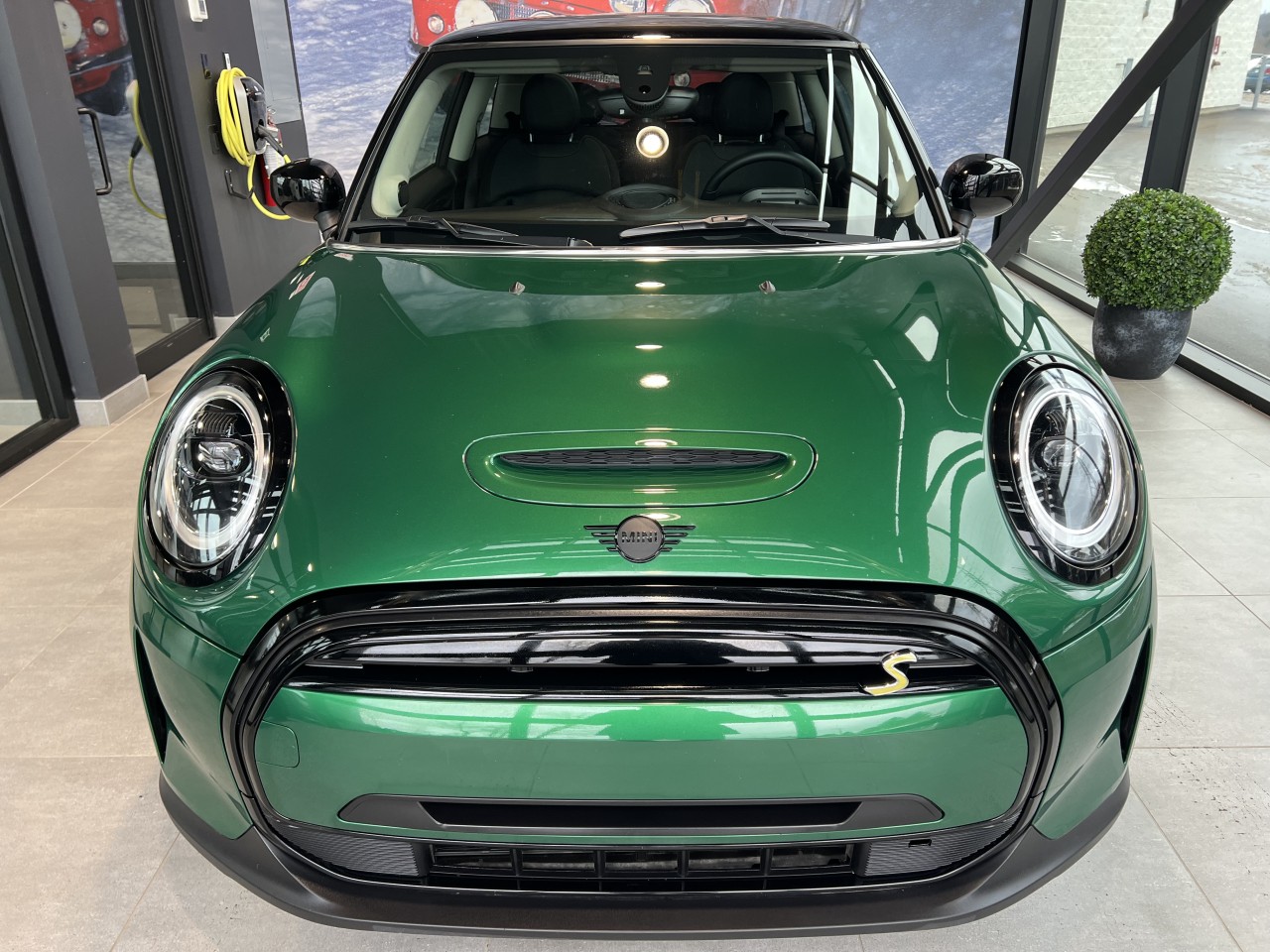 2023 Mini Cooper - Image 12