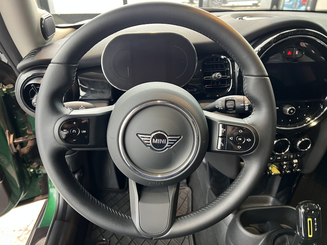 2023 Mini Cooper - Image 16