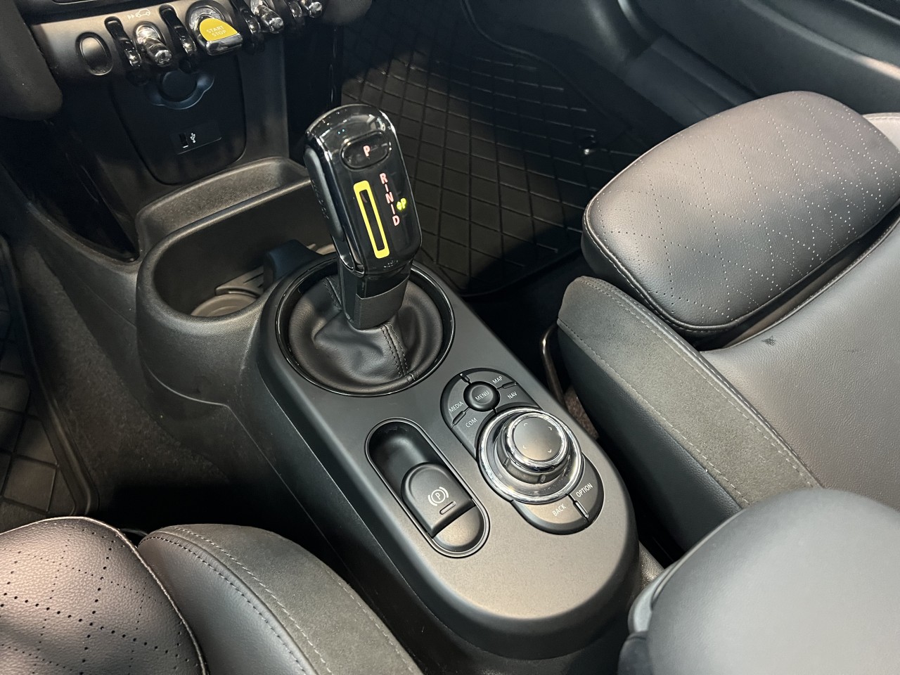 2023 Mini Cooper - Image 21