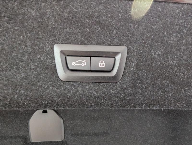 2025 BMW 330I - Image 17