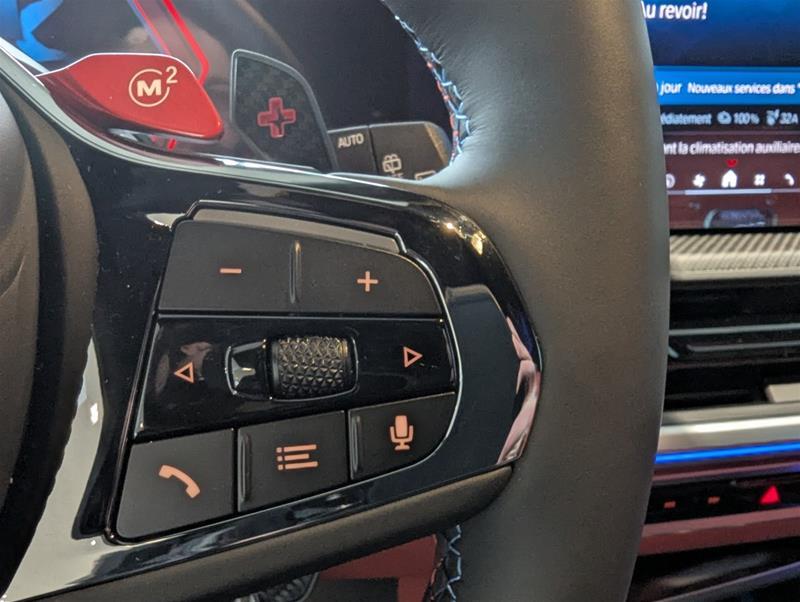 2025 BMW XM - Image 13