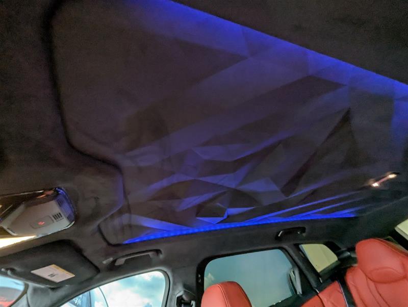 2025 BMW XM - Image 14