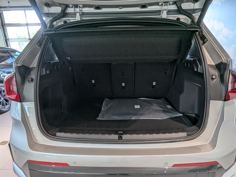 2025 BMW X1 - Image 12