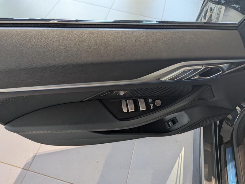 2025 BMW i4 - Image 12