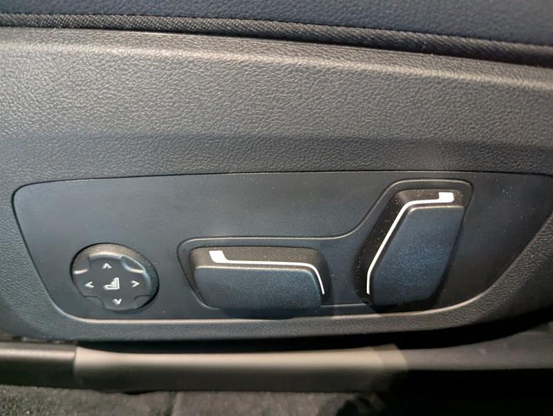 2025 BMW i4 - Image 14