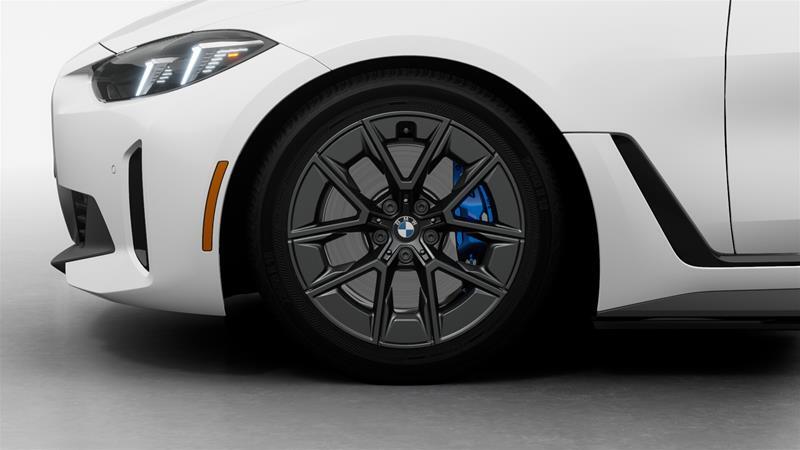 2025 BMW i4 - Image 7