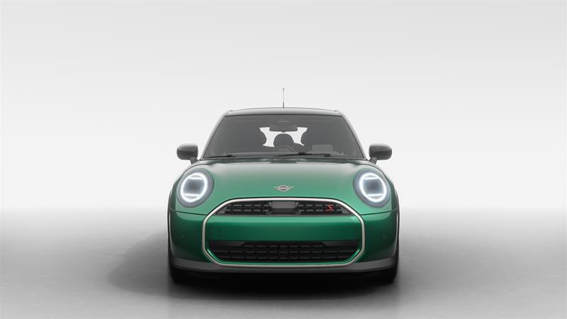 2025 MINI 5 Door - Image 3