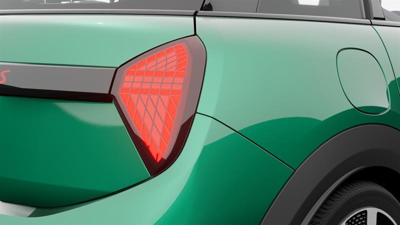 2025 MINI 5 Door - Image 8