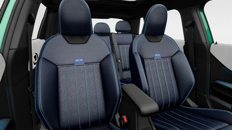 2025 MINI 5 Door - Image 14