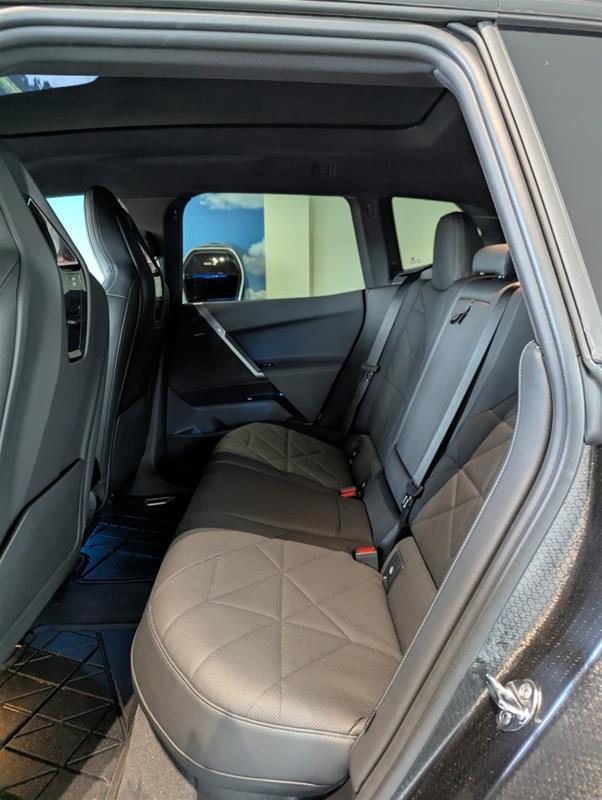 2025 BMW iX - Image 18