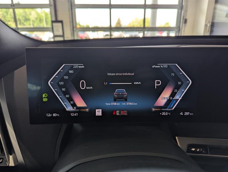 2025 BMW iX - Image 19