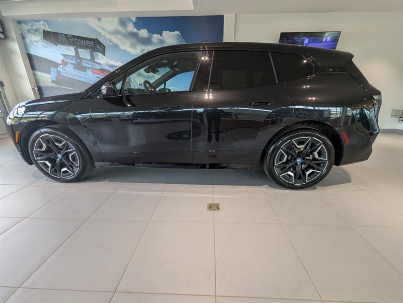 2025 BMW iX - Image 25