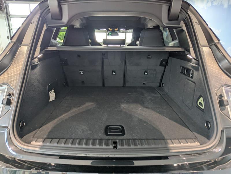 2025 BMW iX - Image 28